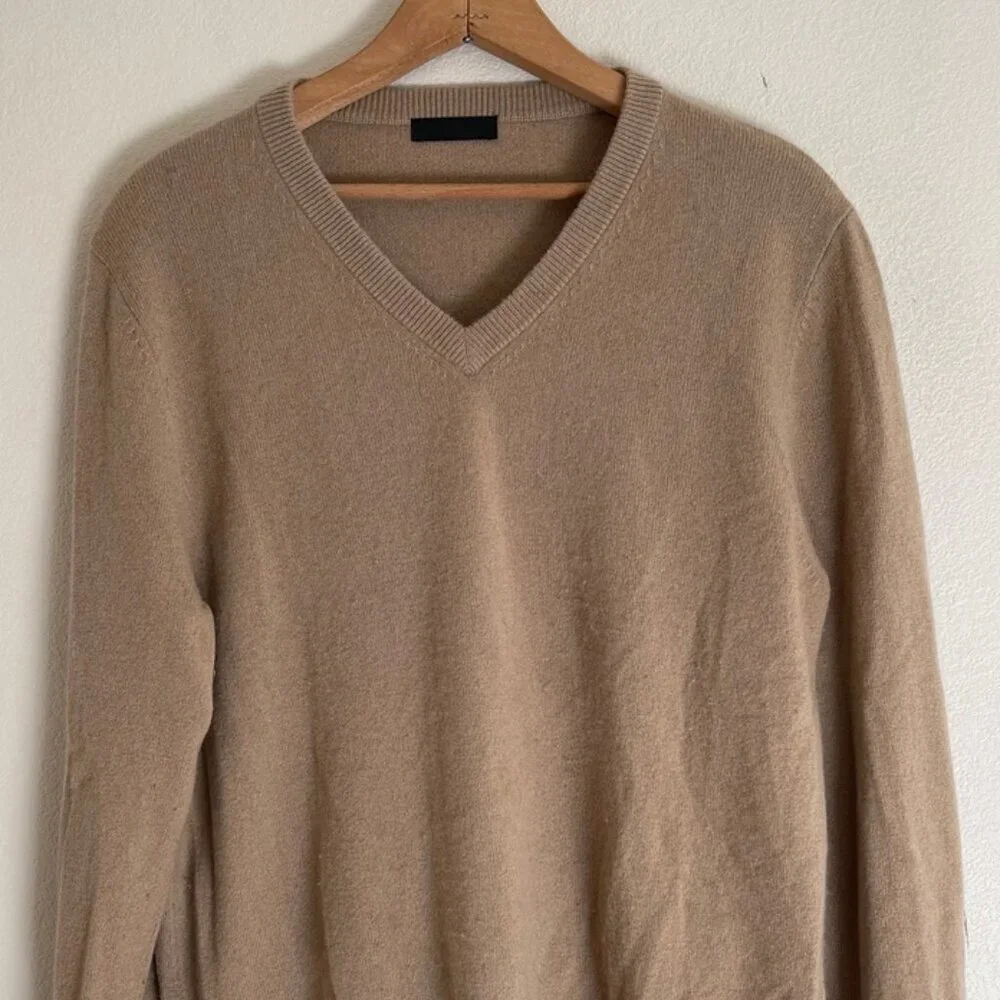 LAST BRAND 100% Cashmere Camel Color V-Neck: Very Good Condition: Women's MEDIUM